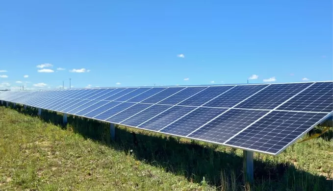 Zaawansowany system sterowania komunikacją: optymalizacja zarządzania energią słoneczną